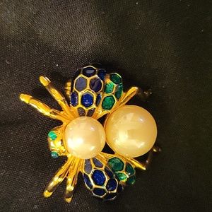 Mi Amore bug pin